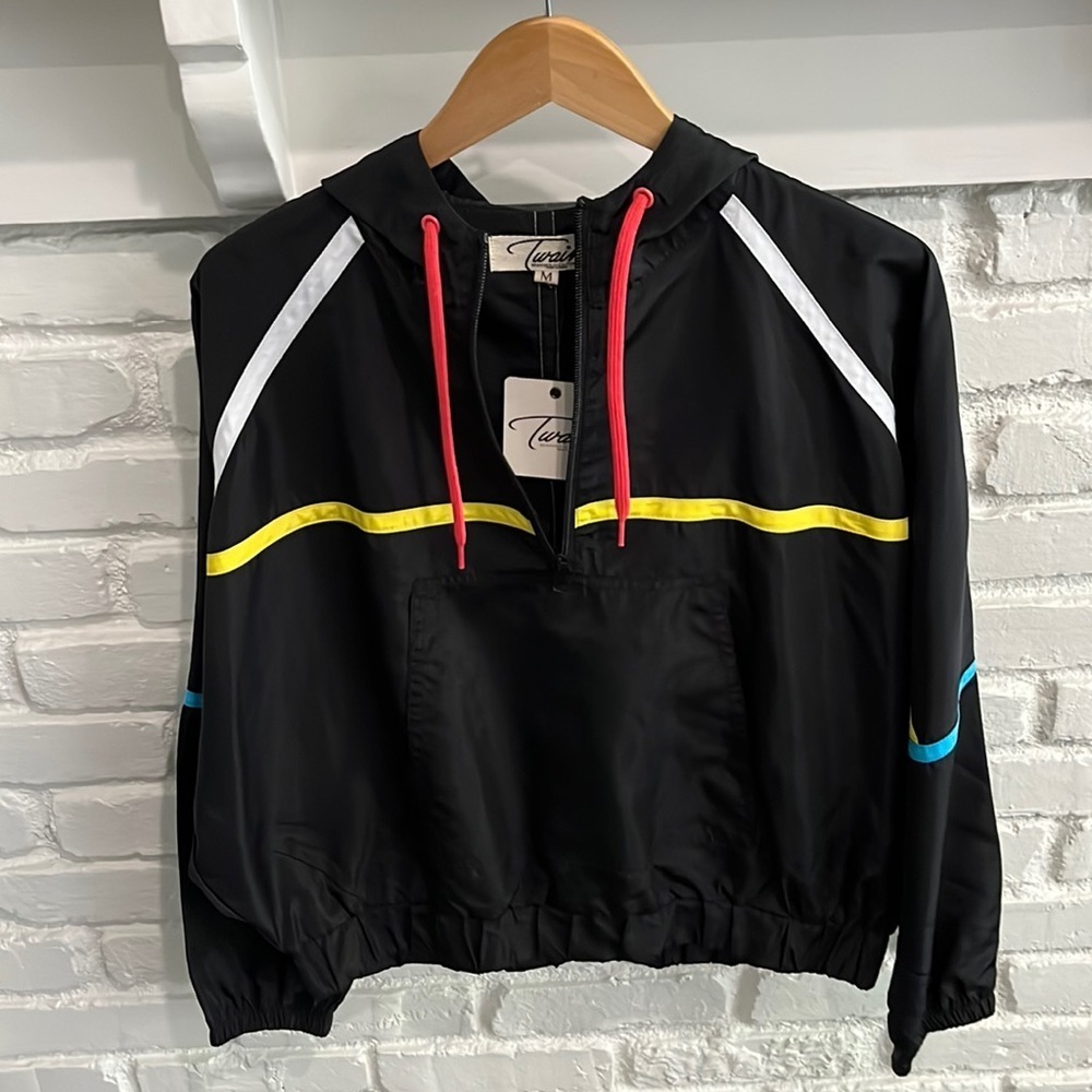 Woman’s jr medium rainbow windbreaker 💙